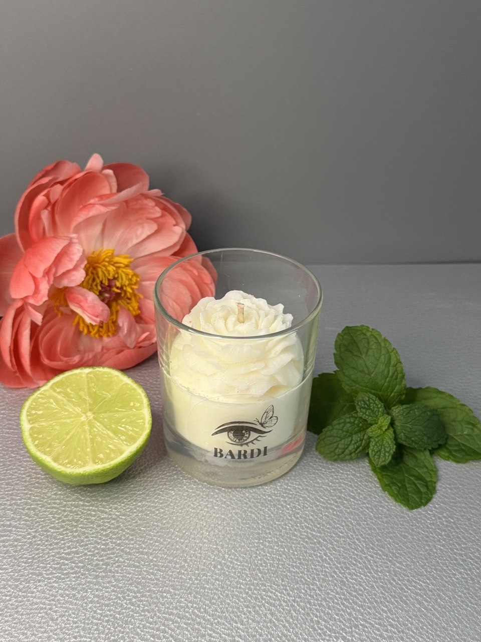 Handcrafted Candle #26 || Peony scent || Soy & Olive Wax